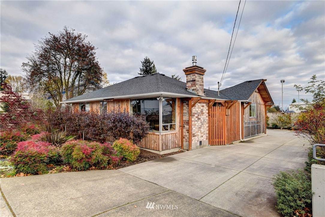10013 4th Avenue - Photo 1