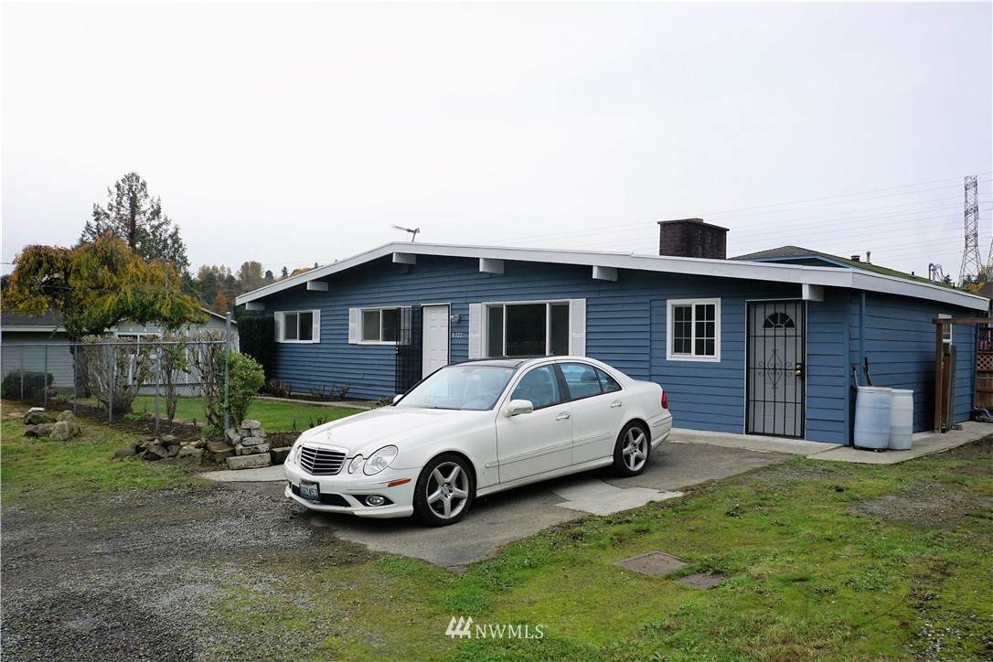 8327 43rd Ave S - Photo 1