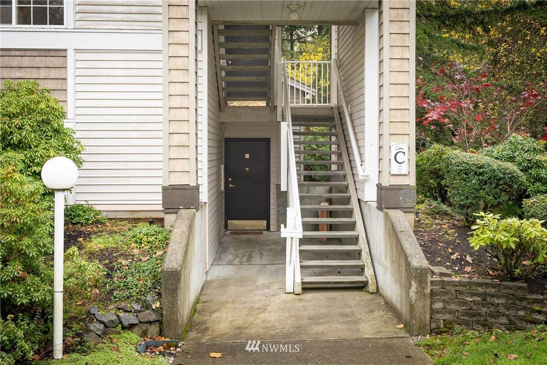 25235 Klahanie Boulevard - Photo 1
