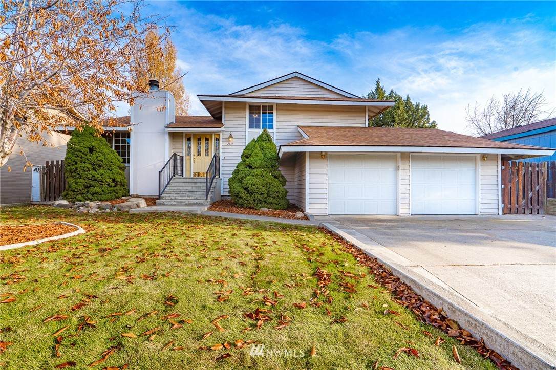 2131 Crestmont Drive - Photo 1