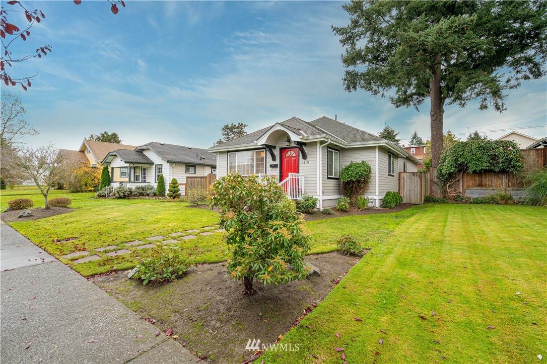 1418 Oakes Avenue - Photo 1