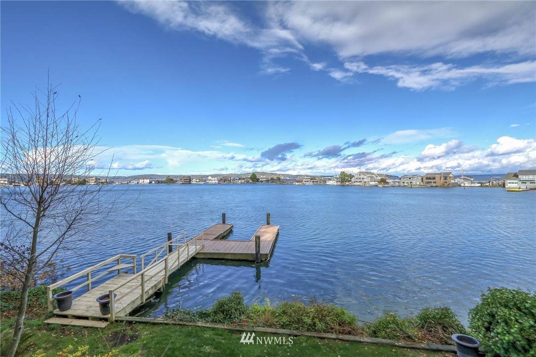 10258 Lafayette Avenue - Photo 1