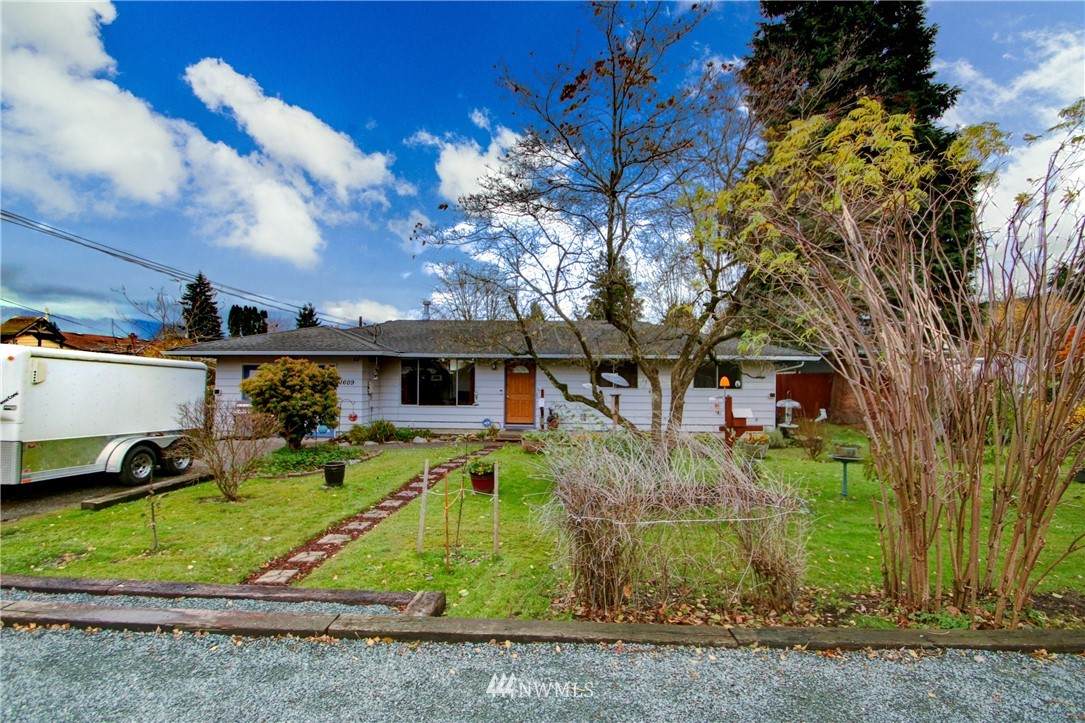 1609 7th Street - Photo 1