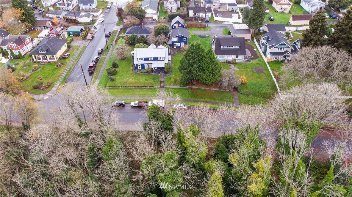2425 Grand - Photo 1