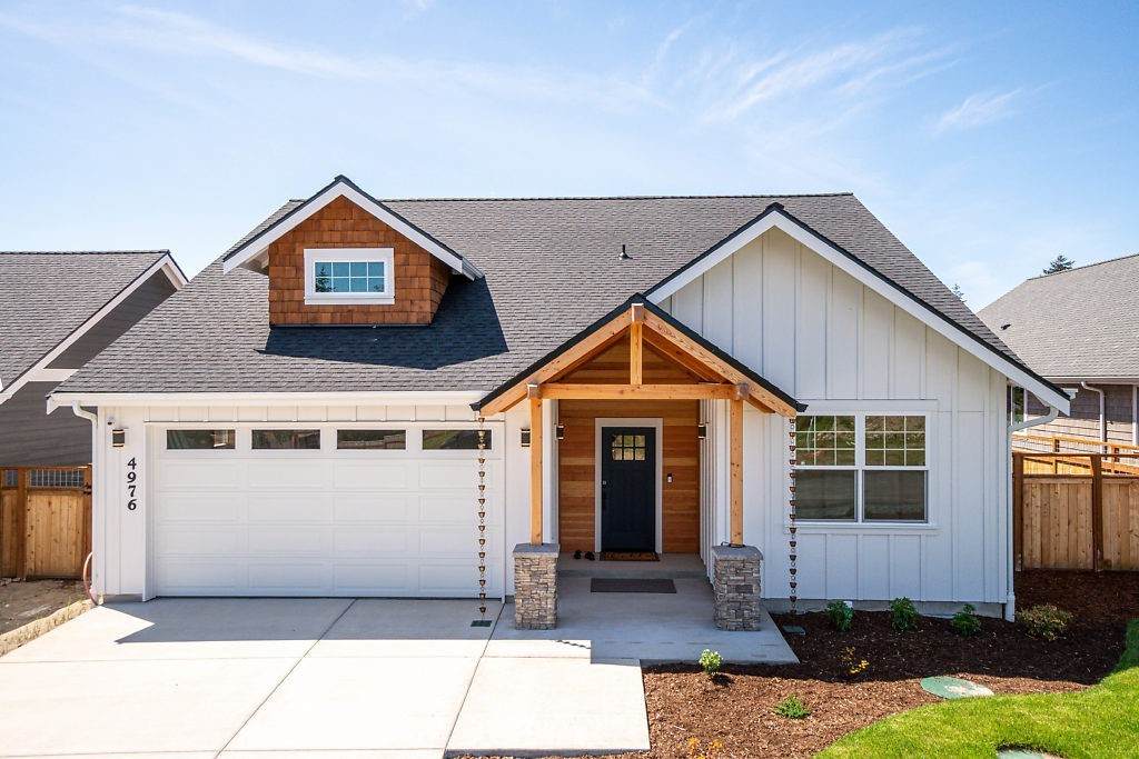 4976 Eagle Ridge Drive - Photo 1
