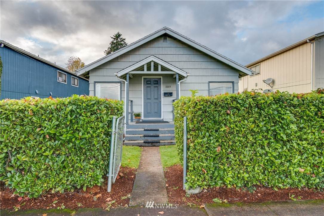1065 7th Ave - Photo 1