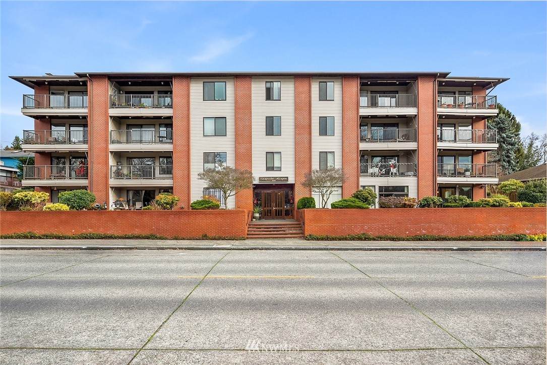 2858 32nd Avenue - Photo 1