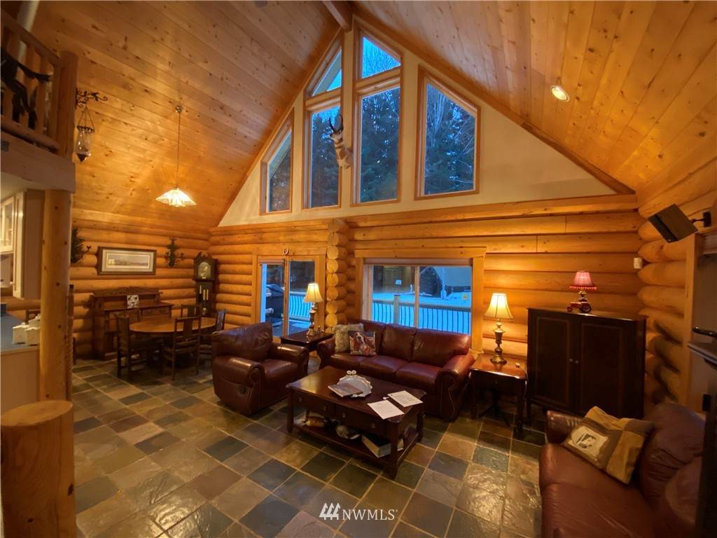 1240 Hawthorn Lane - Photo 1