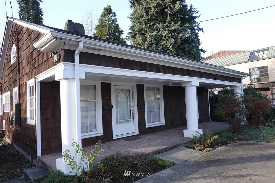 8117 166th Avenue - Photo 1