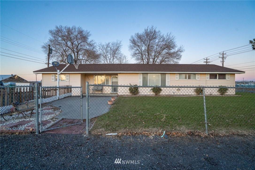 1604 Pheasant Street - Photo 1