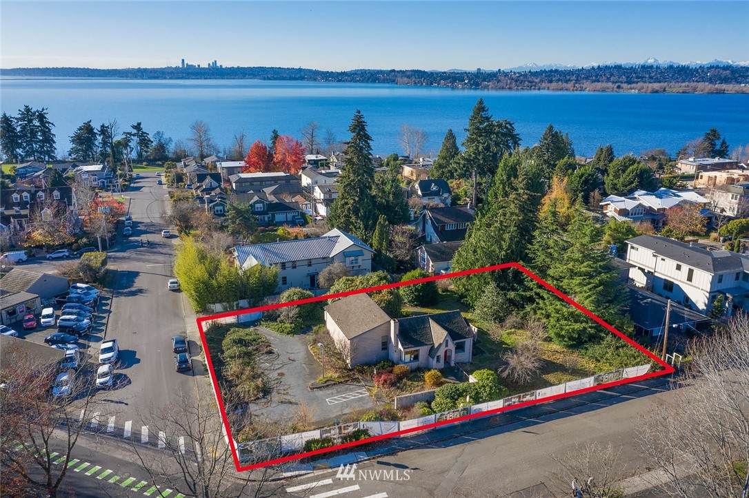 207 8th Avenue - Photo 1
