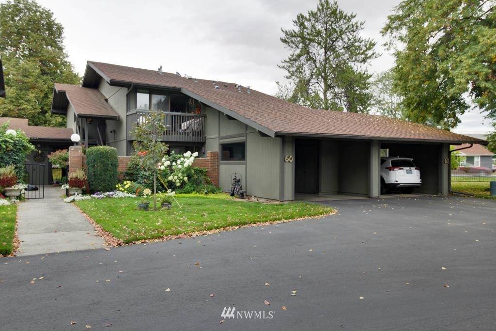 601 Village Way - Photo 1