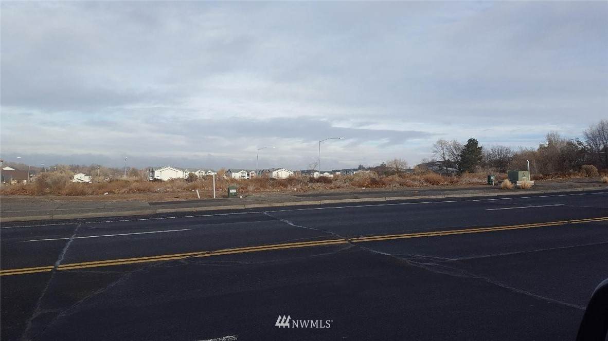 208 Hill Avenue - Photo 1