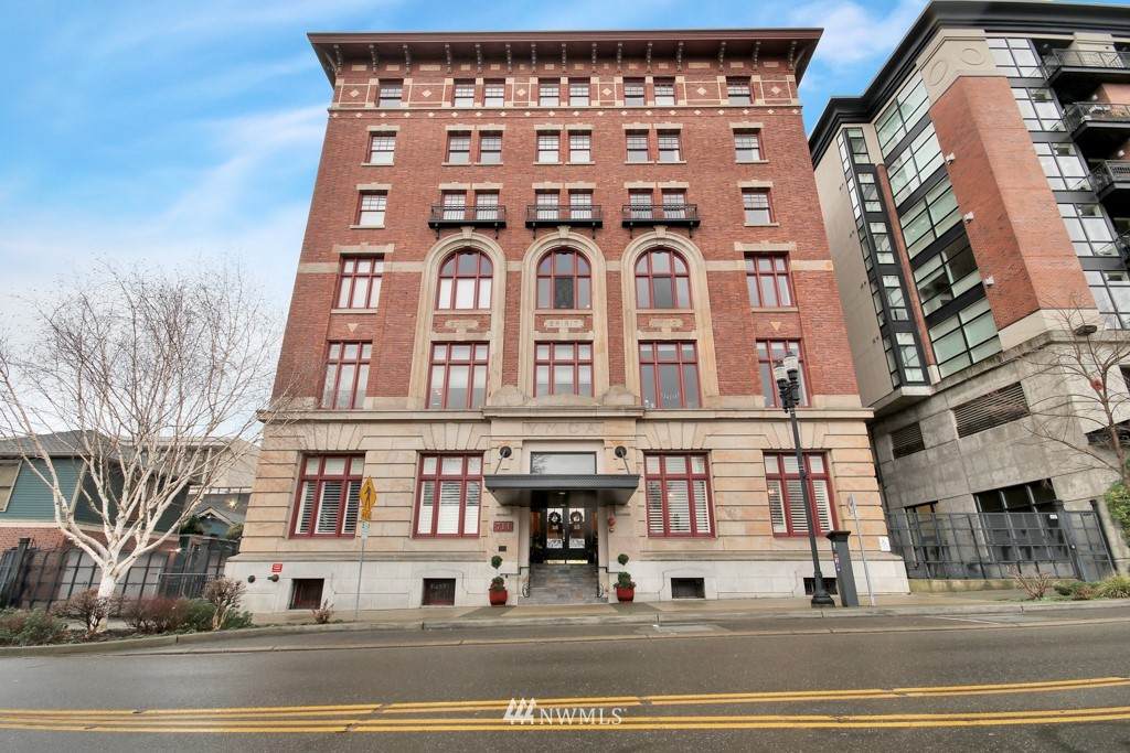 714 Market St - Photo 1