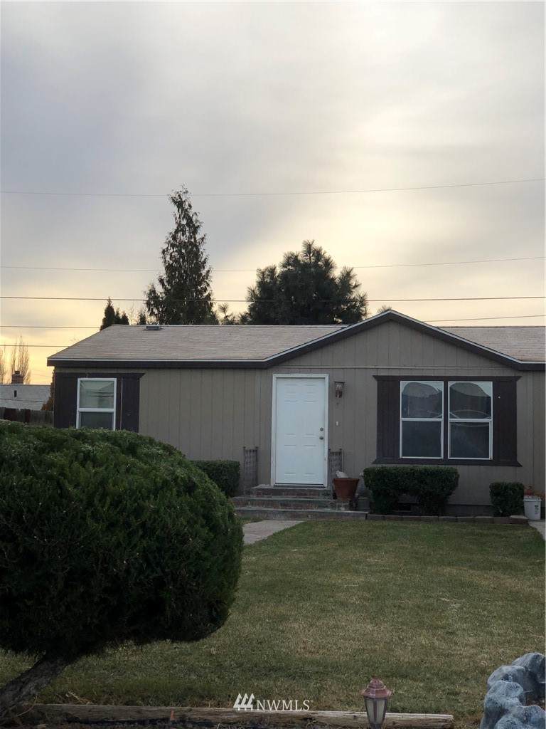 138 E Street - Photo 1