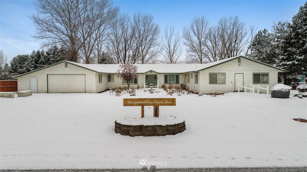 715 Locust Street - Photo 1