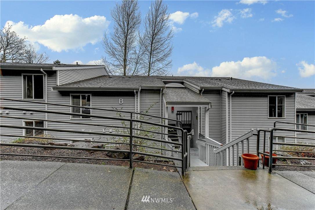17300 91st Avenue - Photo 1