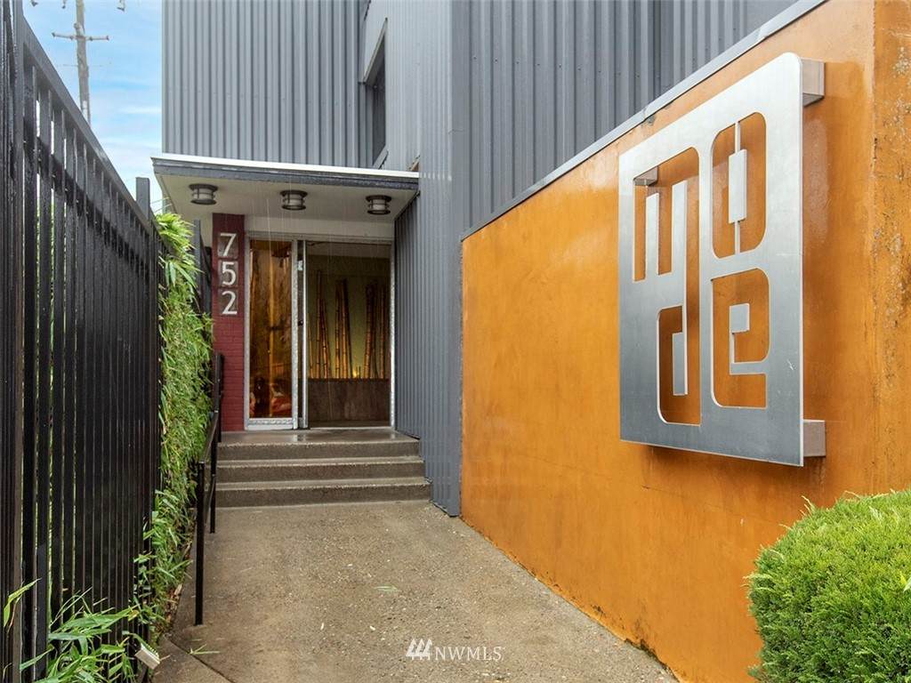 752 Bellevue Avenue - Photo 1