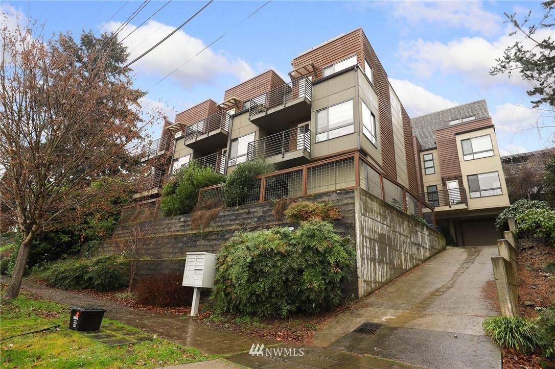 2042 14th Avenue - Photo 1
