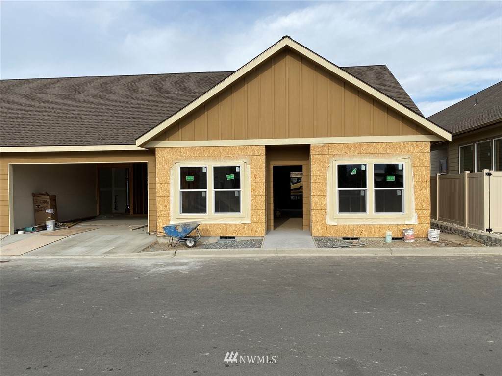 221 Solomon Loop - Photo 1
