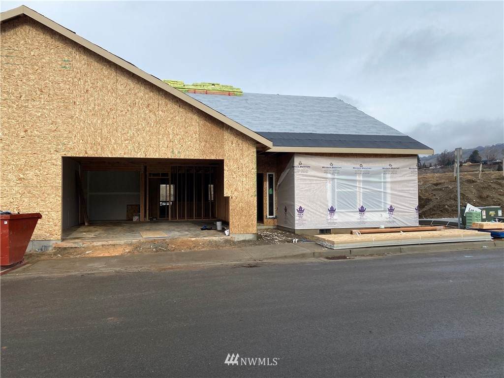 235 21st Street - Photo 1