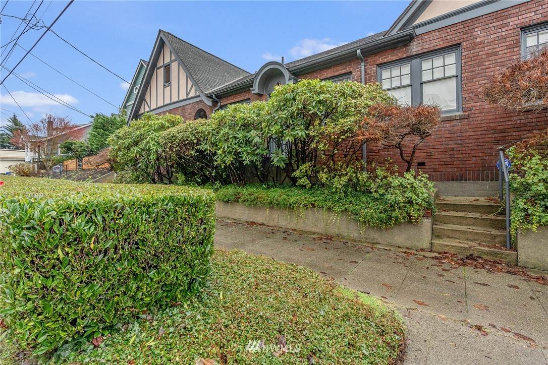1703 Columbia Street - Photo 1