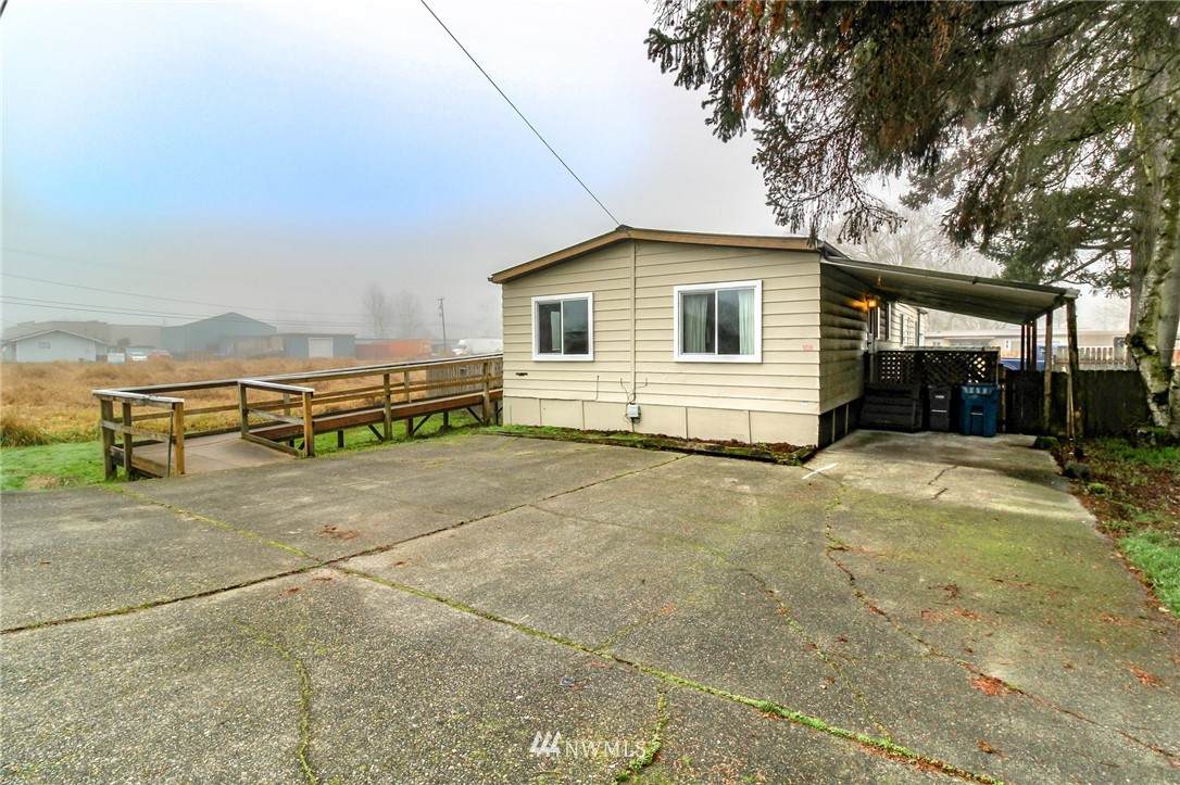 1031 Algona Boulevard - Photo 1