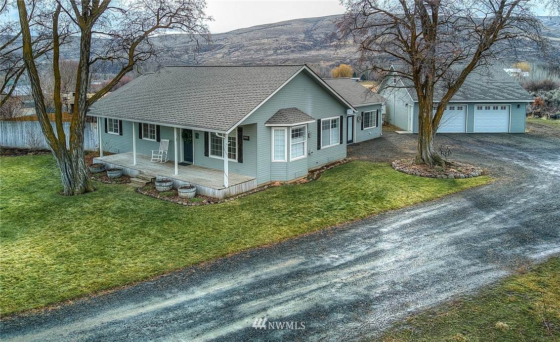 22860 Ahtanum Road - Photo 1