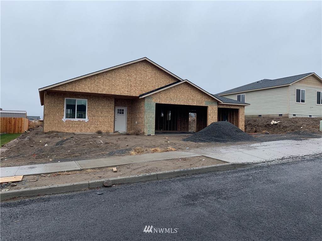 1325 Bonneville Street - Photo 1