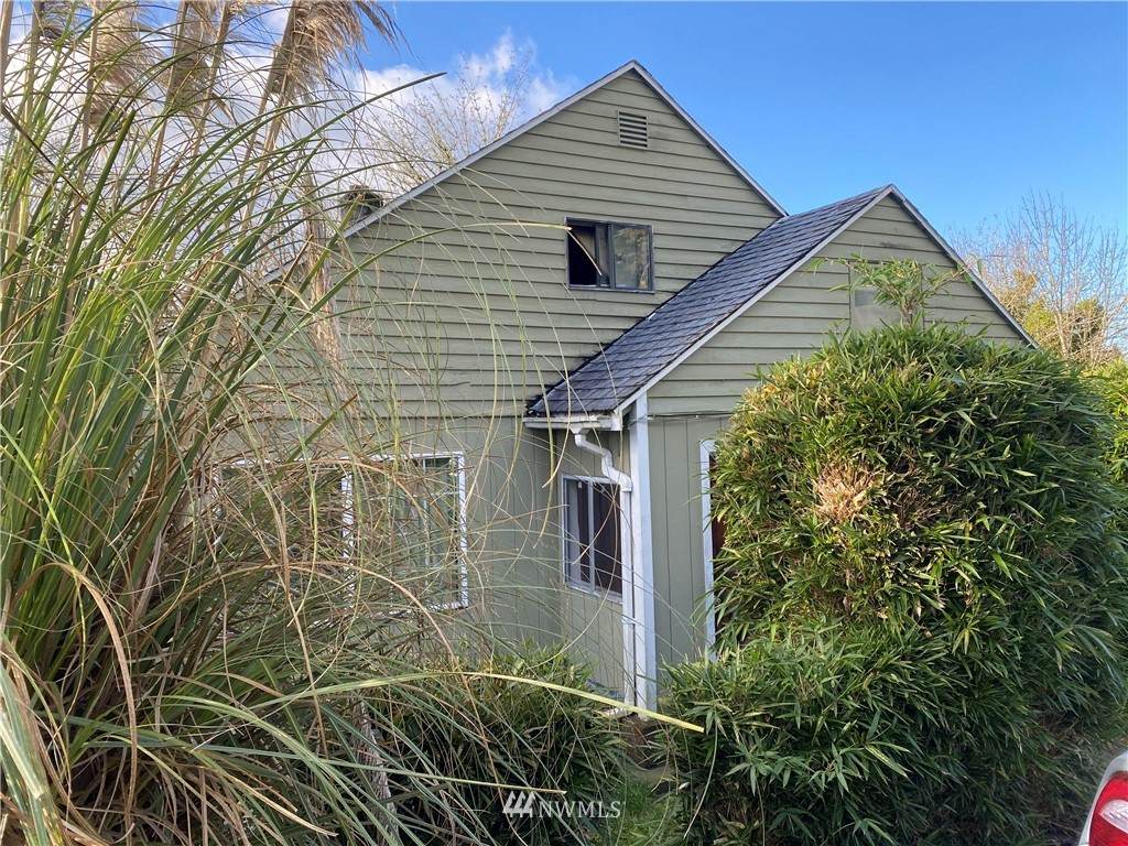 1046 Edwards Court - Photo 1