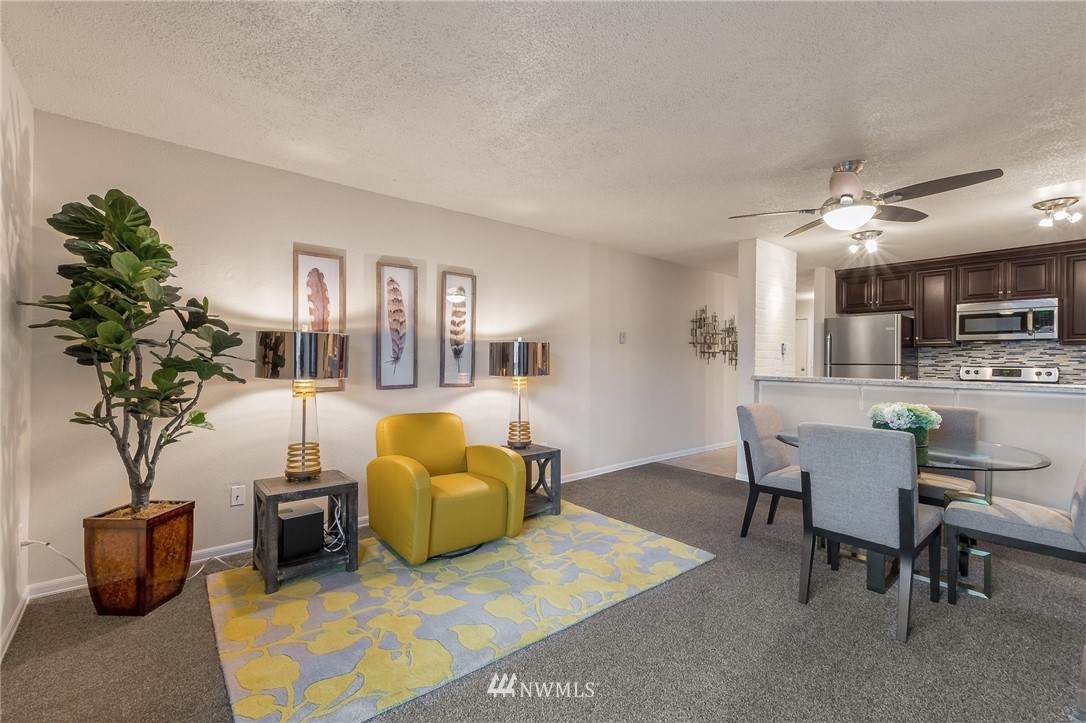 17431 Ambaum Boulevard - Photo 1