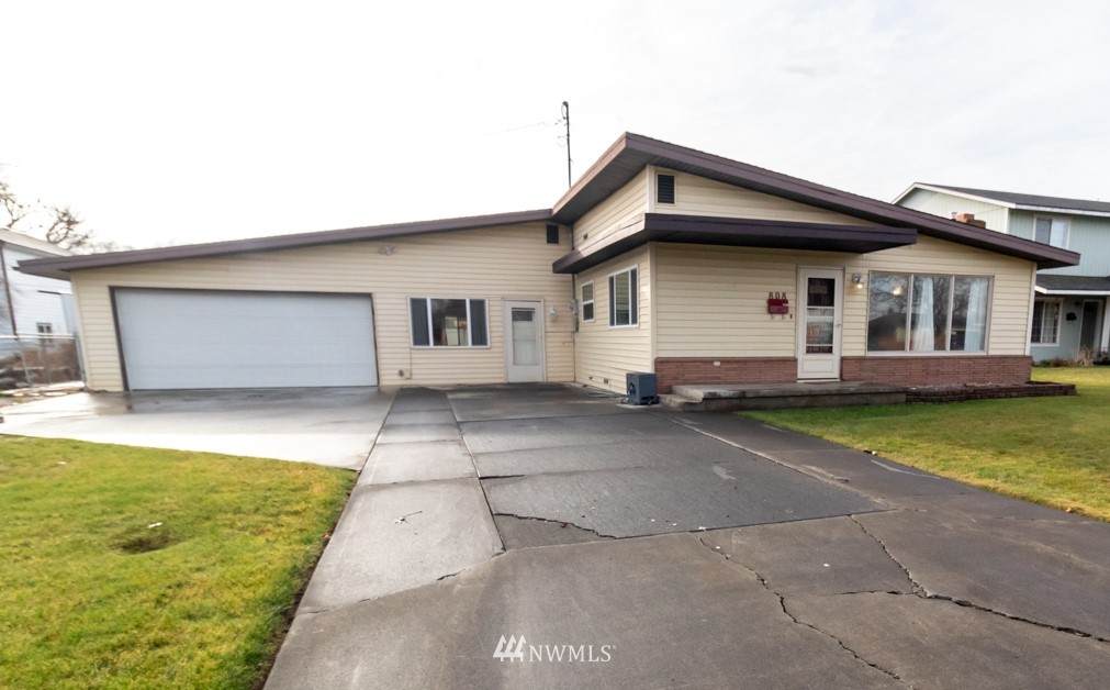 808 Sycamore Lane - Photo 1