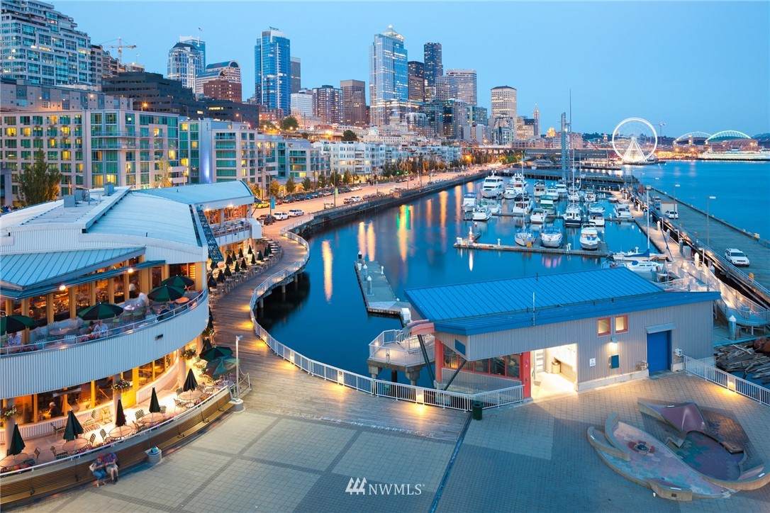 2000 Alaskan Way - Photo 1