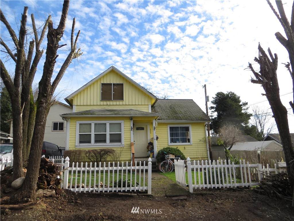 416 8th Street - Photo 1