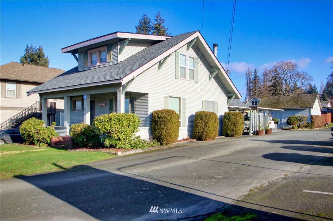 618 4th Street - Photo 1