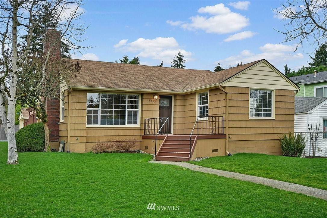 13703 Palatine Avenue - Photo 1