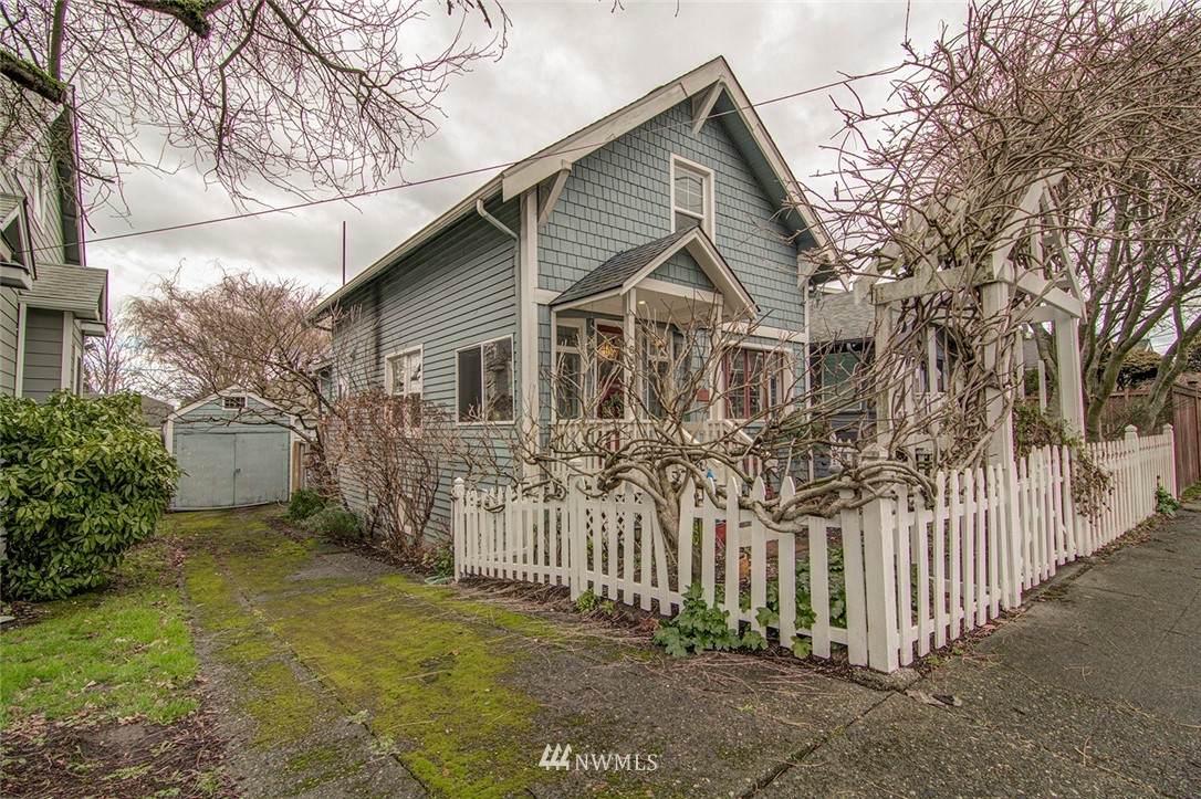 6915 Fauntleroy Way - Photo 1