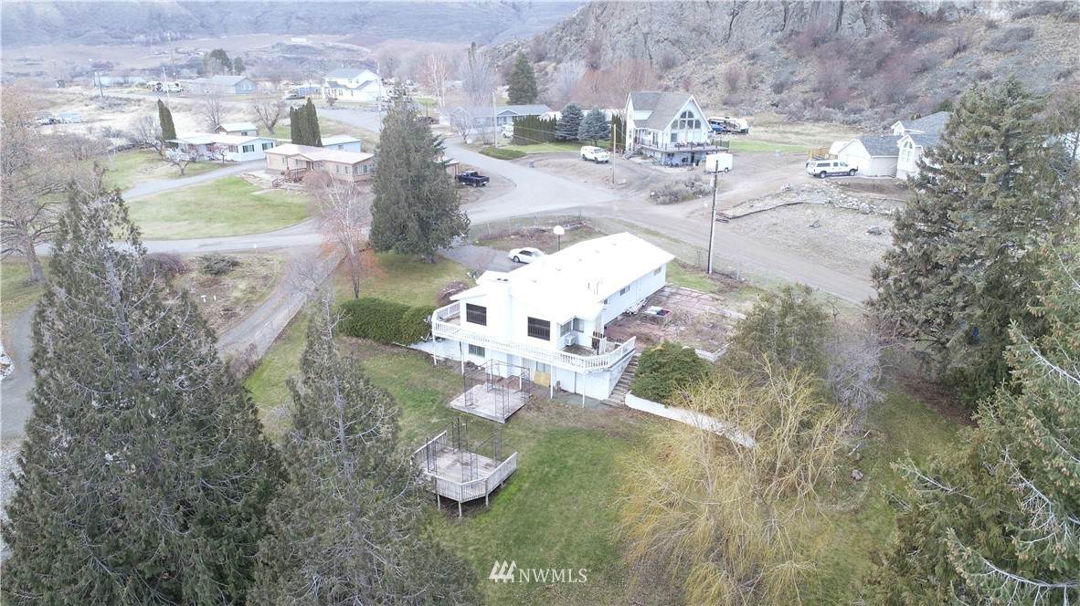2201 Summit Drive - Photo 1