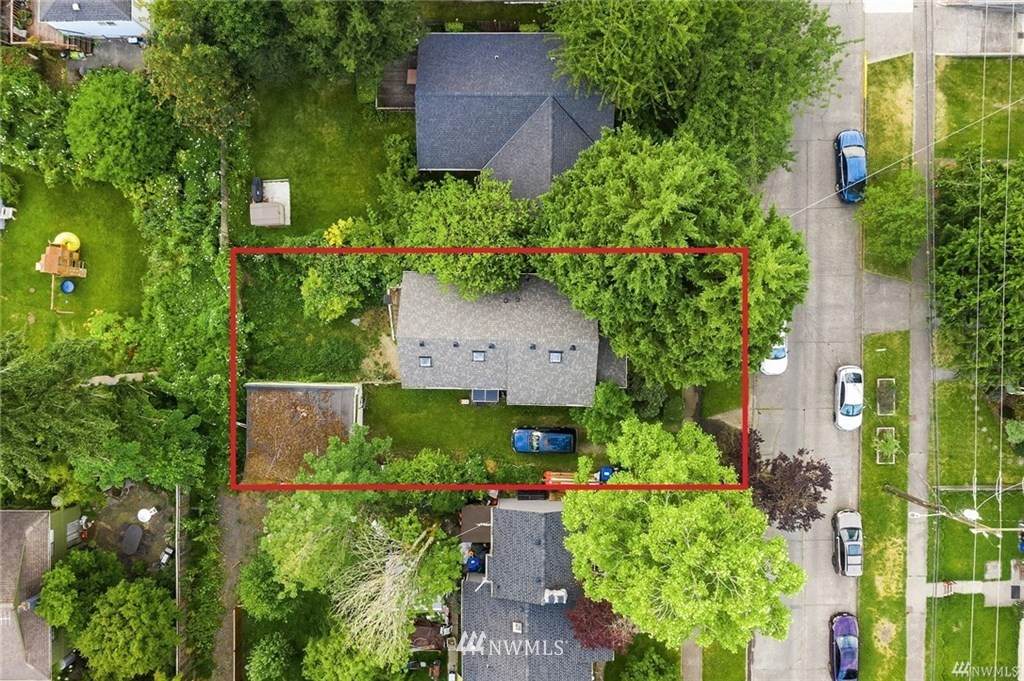 9547 Wallingford Avenue - Photo 1