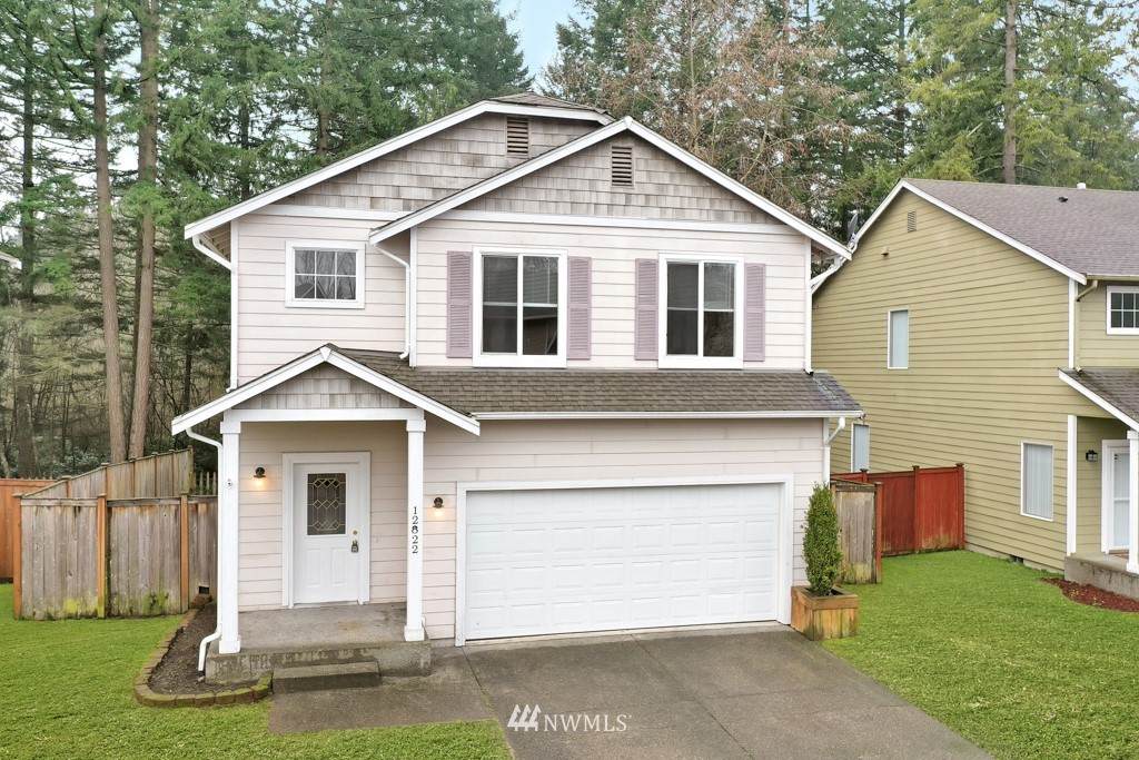 12822 159th Street - Photo 1