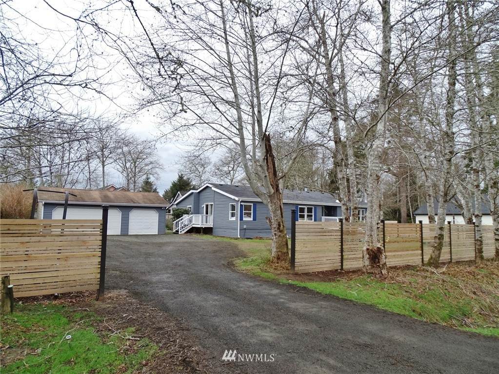 589 Chenois Avenue - Photo 1