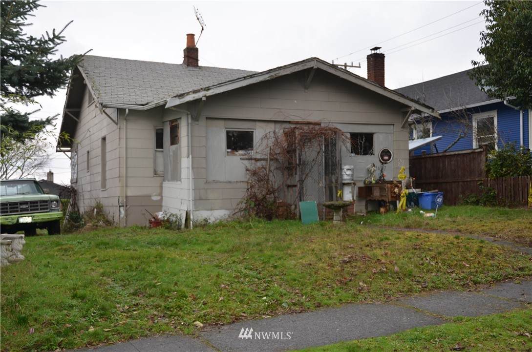 5607 46th Street - Photo 1