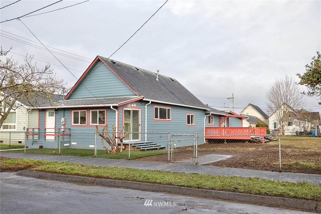 1105 Soule Avenue - Photo 1