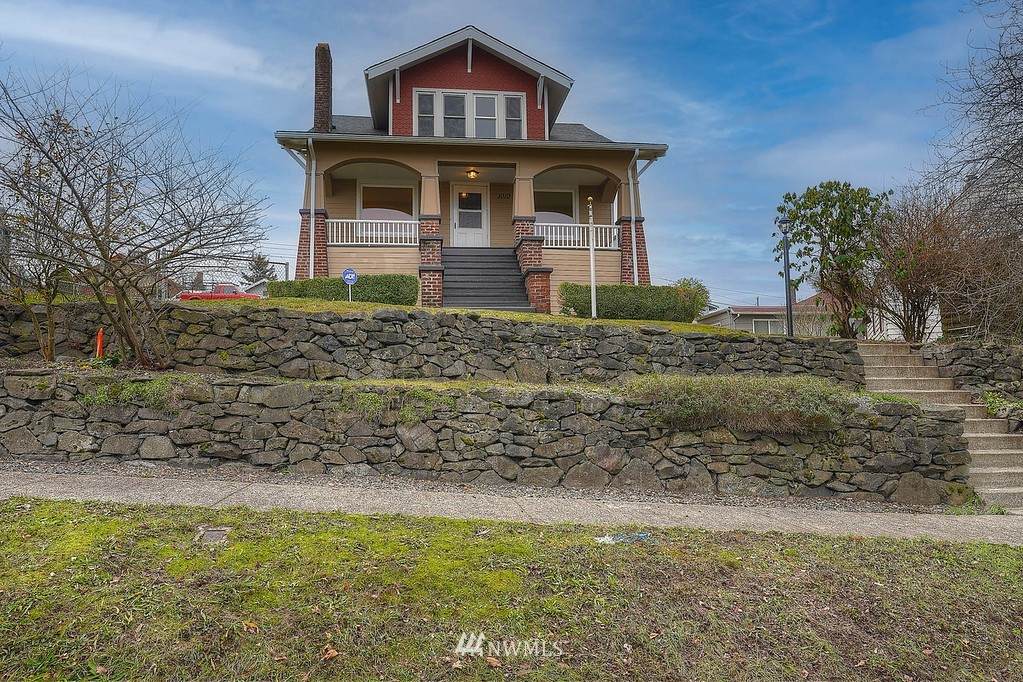 1010 30th Street - Photo 1
