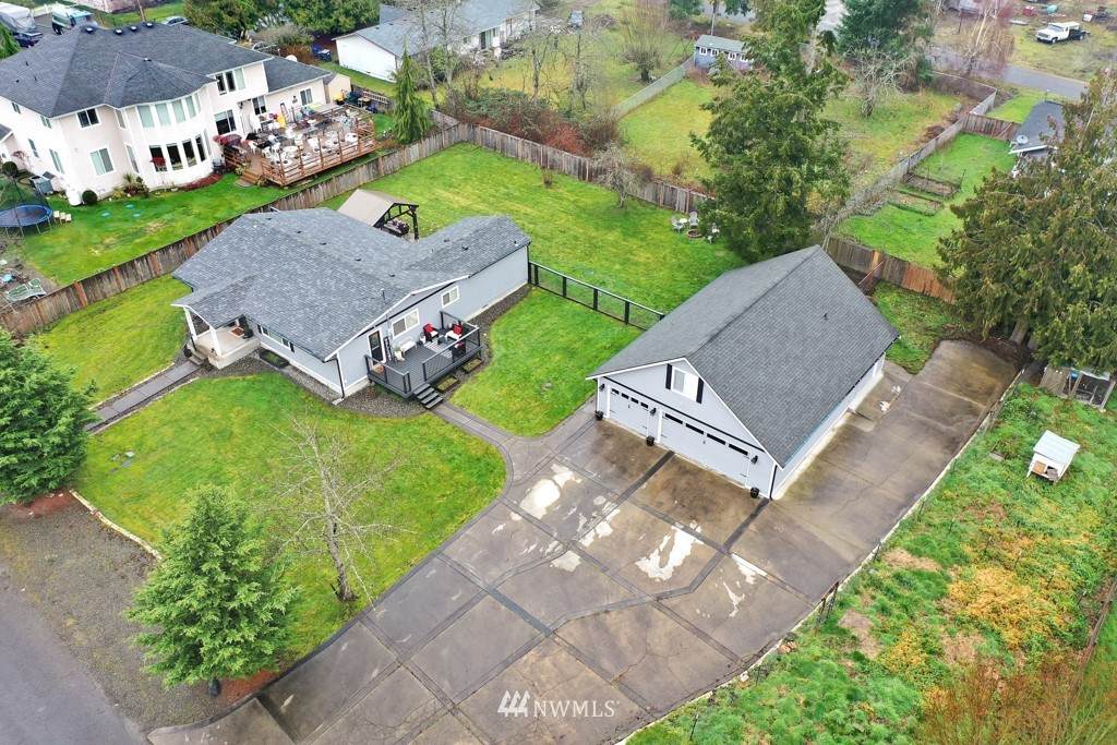 4011 103rd Street - Photo 1