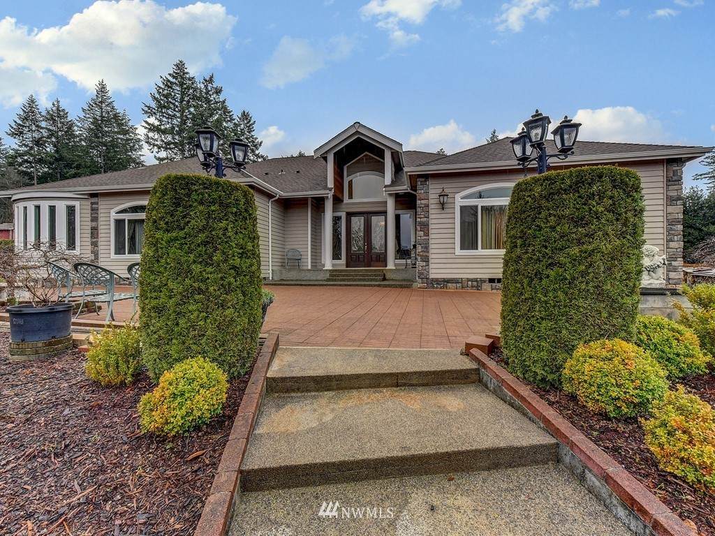 2105 50th Street - Photo 1