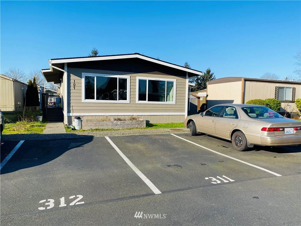 210 Auburn Manor - Photo 1