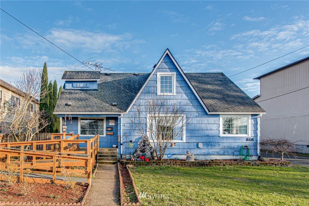 818 8th Avenue - Photo 1