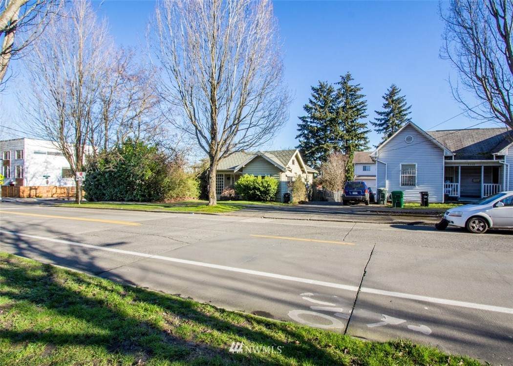 2106 15th Avenue - Photo 1