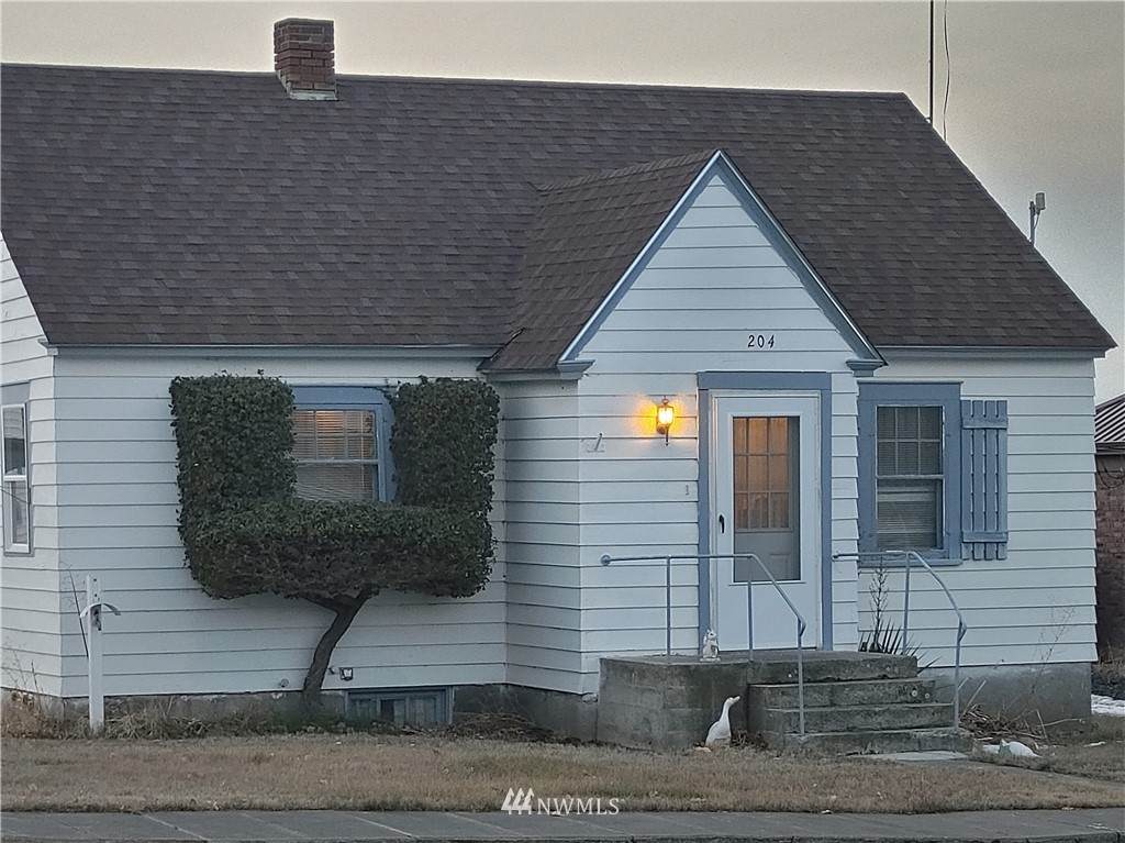 204 4th Street Dr - Photo 1